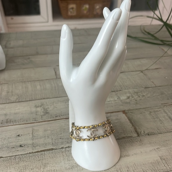 CHANEL - CC Chain Link Gold Tone Leather Bracelet - New w/ Tags - Picture 14 of 16